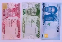 Naira slumps, exchanges at over N1,500 against dollar