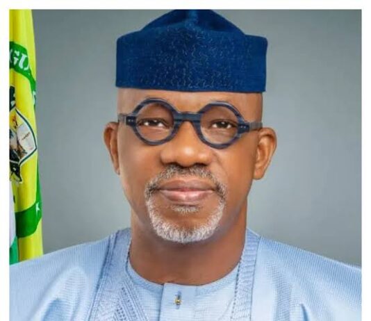 25,000 Desks, ₦200 Million in 1,000 Schools in Ogun State